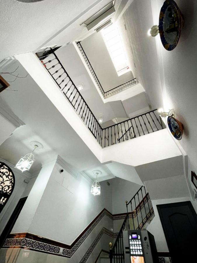 Hostal Paco'S Севілья Екстер'єр фото Interior of the house