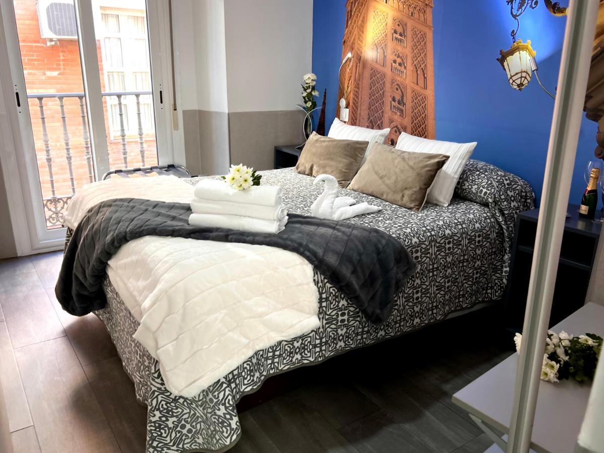 Hostal Paco'S Севілья Екстер'єр фото A bedroom