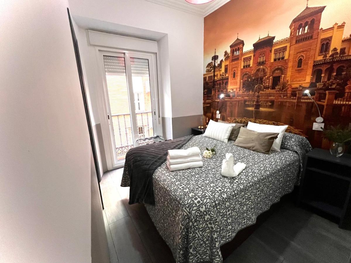 Hostal Paco'S Севілья Екстер'єр фото A room at the hotel